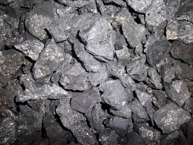 我国铁矿石产量突破亿吨 进口矿比例降至55.8%